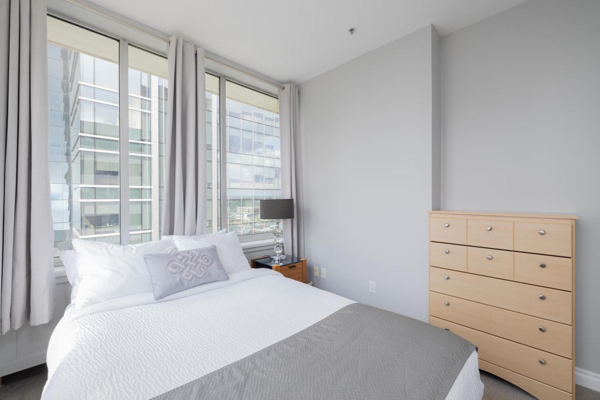 Obasa Suites @ The Hamilton Regina Exterior photo